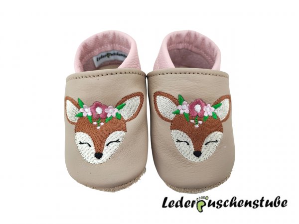 Lederpuschen beige-rosa mit Stickerei Boho Reh